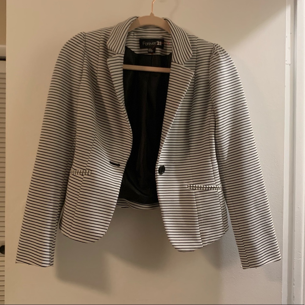 Small forever 21 black and white blazer